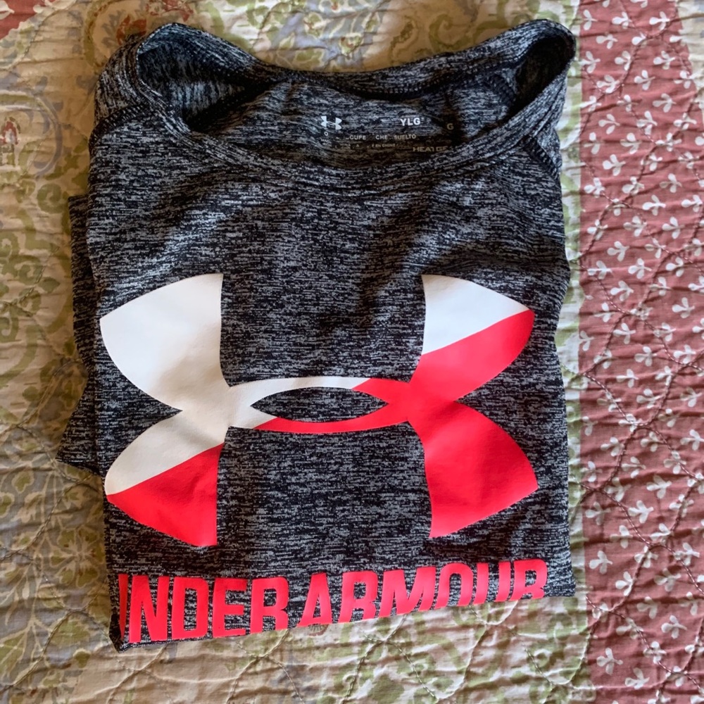 Girls Under Armour tshirt